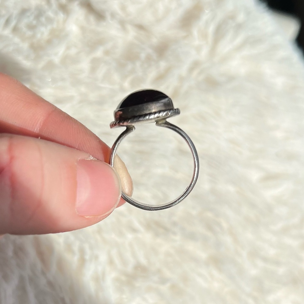 Vintage Sterling Silver Garnet Ring - Picture 9 of 13